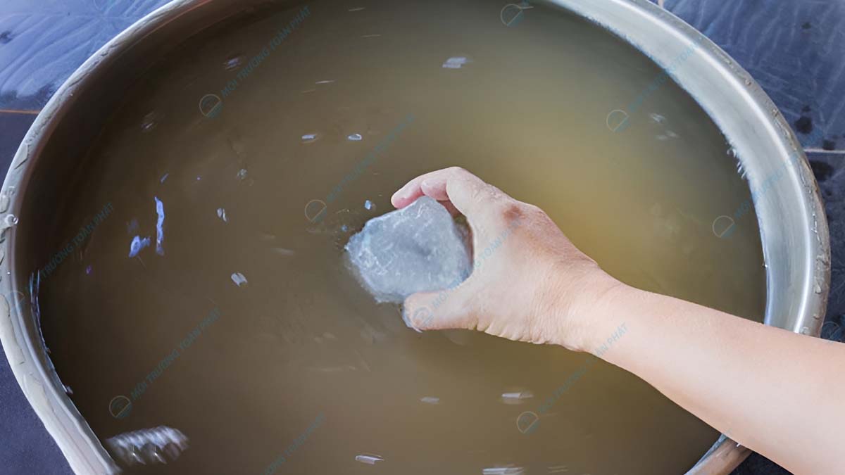 Xử lý nước bị đục Nguyen-nhan-gay-ra-nuoc-duc
